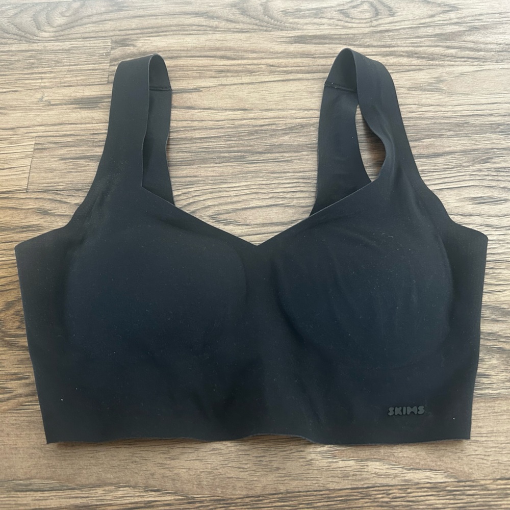 SKIMS TShirt Padded Sports Bra Size S